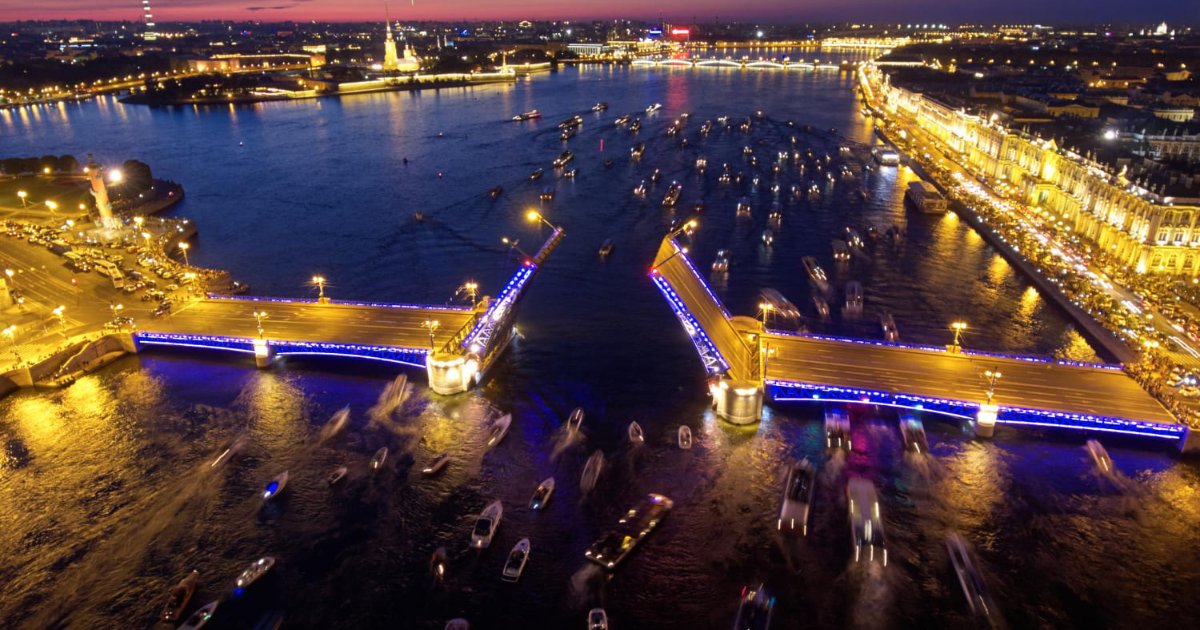 Теплоходная прогулка «Развод мостов и огни ночного Петербурга»