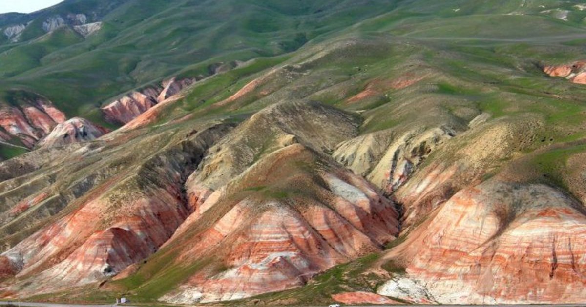 Каменный Бешбармаг и сладкие горы