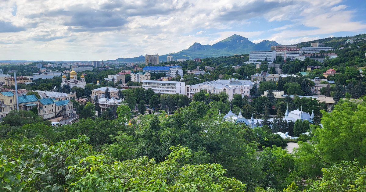 Пятигорск: курортная архитектура и вид на горы