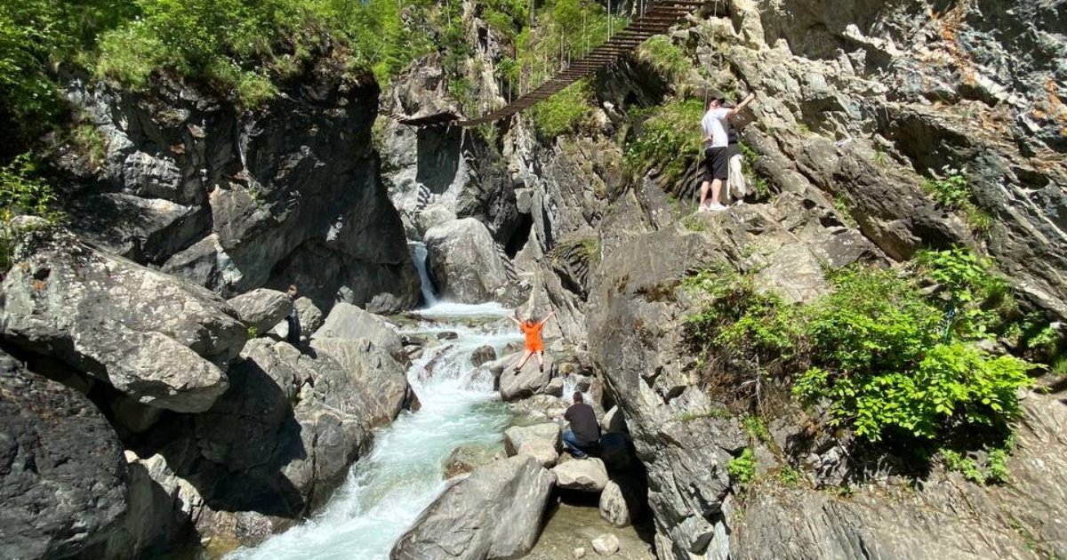 Аршан: Горячие источники, буддийский дацан и водопады Саян, Иркутск