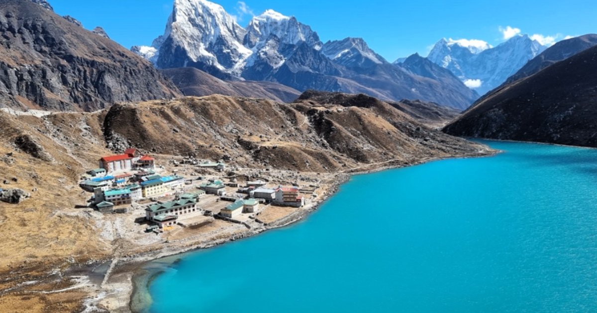 Everest Base Camp & Gokyo Lakes via Chola Pass Trek